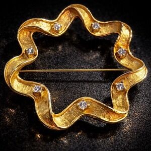 Sarah Coventry Vintage Gold Tone Wavy Ribbon Brooch Rhinestone Accent Signed